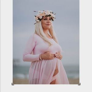 Maternity dress for photoshoot pink